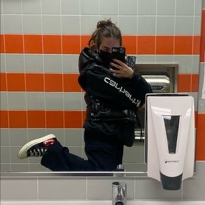 Meet your Posher, Mia